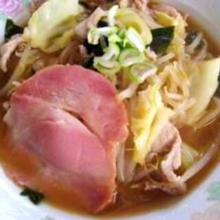 *"野菜も肉もたっぷり♪みそラーメン❤